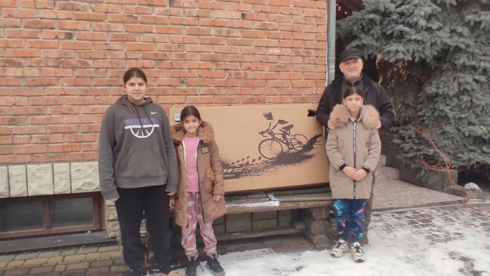 Вихованці дитячих будинків сімейного типу Боратинської громади отримали новорічні подарунки