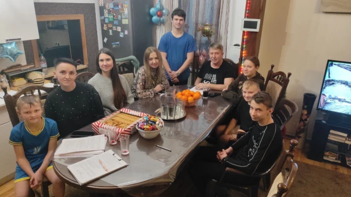 Вихованці дитячих будинків сімейного типу Боратинської громади отримали новорічні подарунки