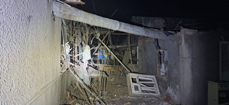 Вночі фашисти атакували Нікопольщину, пошкодили п'ятиповерхівку і 4 приватних будинки