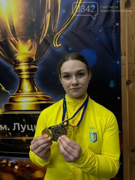 Три "золота" в кишені: спортсменка з Прикарпаття показала вражаюче досягнення (ФОТО)