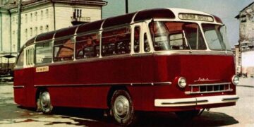Світовий рекордсмен зі Львова: першому автобусу ЛАЗ виповнилося 70 років (ФОТО)