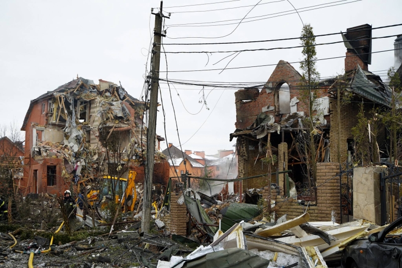 Атака РФ на Київщину: пошкоджено 100 осель, одна людина загинула