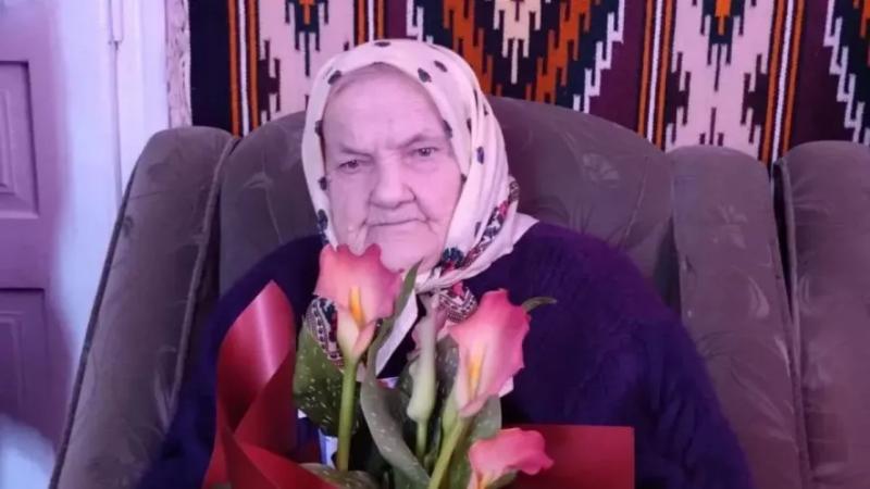Справжня довгожителька: на Прикарпатті жінка відсвяткувала 103-річний день народження (ФОТО)