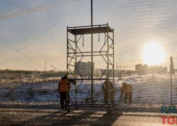 Дорожникам довелось демонтувати частину антидронового захисту біля Харкова: причина
