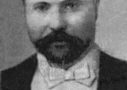 19 лютого 1900 р. у Полтаві Микола Міхновський уперше оприлюднив Програму подолання безнадії – реферат під назвою “Самостійна Україна”