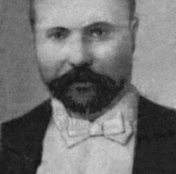 19 лютого 1900 р. у Полтаві Микола Міхновський уперше оприлюднив Програму подолання безнадії – реферат під назвою “Самостійна Україна”