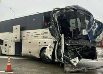 Автобус “Москва-Стаханов” врізався у бензовоз у Ростовськый області. Є постраждалі