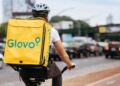 Українці скаржаться на великі списання в Glovo: замість чайових — тисячі гривень