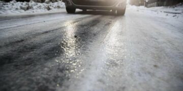 Прикарпаття скує лід: 20 лютого оголосили жовтий рівень небезпеки