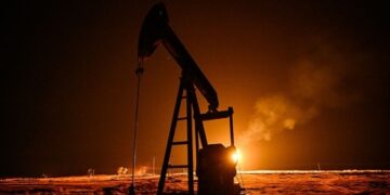 Видобуток нафти в Росії скорочується другий місяць поспіль