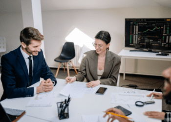 Старт власної справи з 18 років:  молодь Хмельниччини може отримати до 200 тисяч гривень