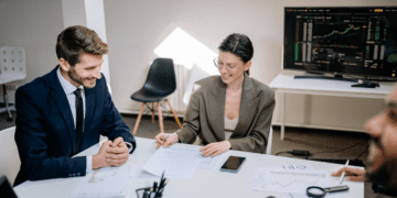 Старт власної справи з 18 років: молодь Хмельниччини може отримати до 200 тисяч гривень