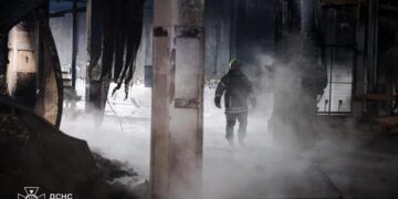 Під завалами підприємства у Харківській області виявили тіла двох людей