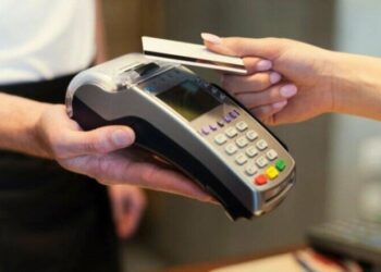 95% операцій із картками в Україні стали безготівковими