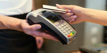 95% операцій із картками в Україні стали безготівковими