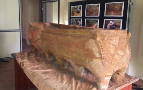 У Південній Індії знайшли унікальний 2300-річний теракотовий саркофаг