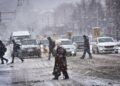 Крижаний удар: в Україні прогнозують сильні снігопади та ожеледицю на дорогах