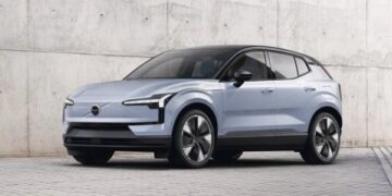 Volvo відкликає понад 40 тисяч електрокарів через ризик займання батарей