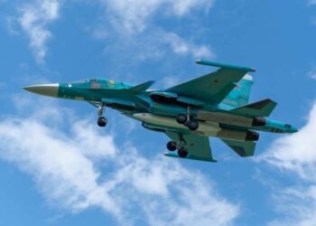 Ворог бомбардував село у Запорізькому районі, постраждала людина