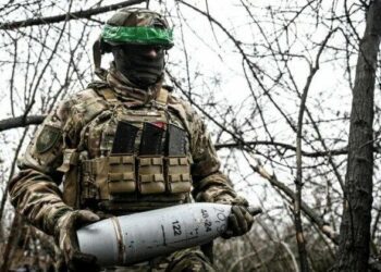 Полякам дозволили воювати за Україну: Сейм скасував покарання