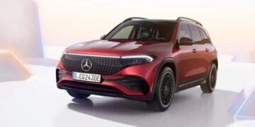Mercedes-Benz втретє відкликає кросовери EQB через ризик займання батареї