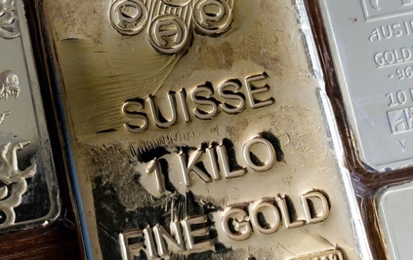 Золото і срібло продовжують стрімко дешевшати Золото і срібло продовжують стрімко дешевшати