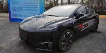 Запас ходу – 1000 км: преміальний конкурент Tesla з Китаю отримав проривну батарею