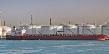 Саудівська нафта ринула до Китаю після рекордних знижок