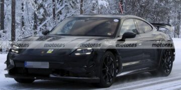 Найпотужніший Taycan проходить зимові тести (ФОТО)
