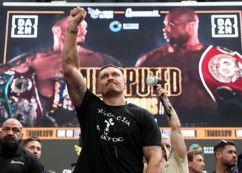 Воррен пояснив сенс потенційного бою Усика і Верховена