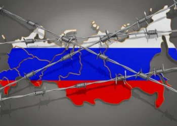 ЄС вперше пропонує санкції проти нафти з РФ з обмеженням для портів третіх країн, – Reuters