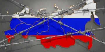 ЄС вперше пропонує санкції проти нафти з РФ з обмеженням для портів третіх країн, – Reuters