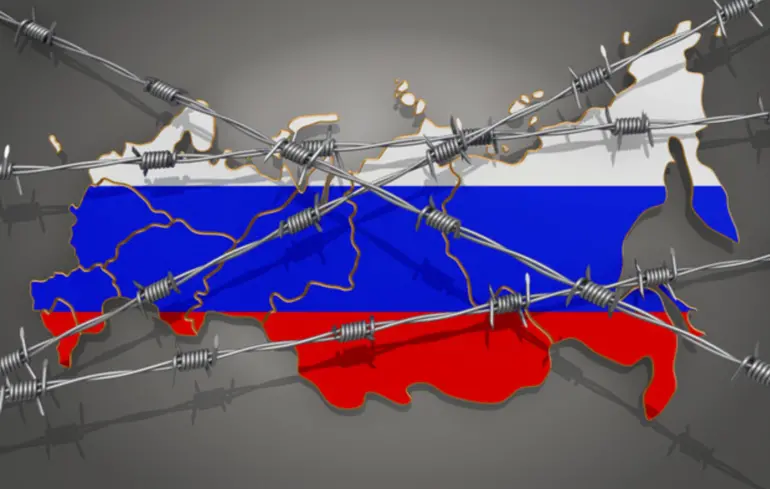 ЄС вперше пропонує санкції проти нафти з РФ з обмеженням для портів третіх країн, - Reuters