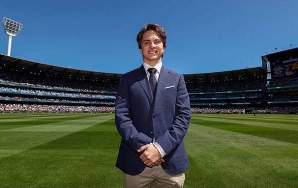 З новим шоломом Піастрі готовий до нового сезону