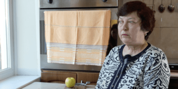 “Я так боялась, що не зможу садити квіти”: історія запоріжанки, яка адаптується до життя з ампутацією після російського обстрілу