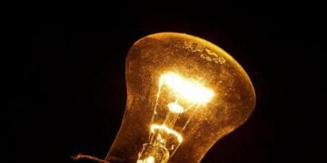 У Запоріжжі сталося нове масштабне відключення електропостачання через ворожу атаку