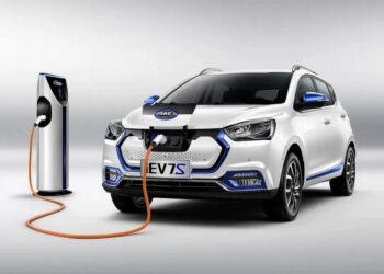 Вчені визначили точний термін служби батарей електрокарів: що показав реальний тест