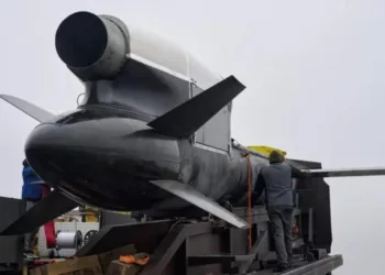 Один з найбільших арсеналів та ракетний завод: ракети “Фламінго” влучно вдарили по РФ