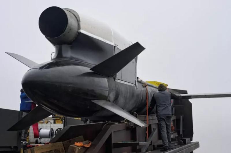 Один з найбільших арсеналів та ракетний завод: ракети "Фламінго" влучно вдарили по РФ