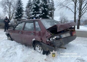 У селі на Прикарпатті сталася серйозна ДТП з пішоходами: водій втікав з місця аварії (ФОТО)