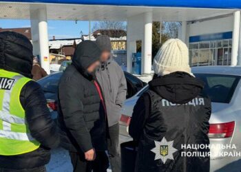 Поліція ліквідувала схему продажу водійських посвідчень у Хмельницькому