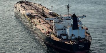 Танкери з російською нафтою дрейфують біля Китаю