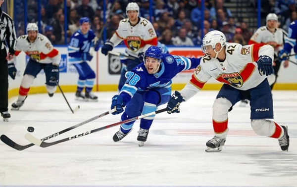 НХЛ: Тампа, Кароліна та Вегас святкують перемоги