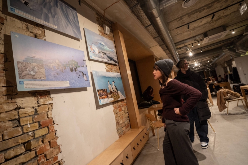 30 років в Антарктиці: у Києві відкрилася фотовиставка про українських полярників