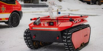 Чехи подарували харківським рятувальникам робота