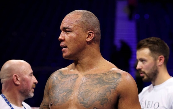 Усик та Вордлі обговорюють перспективу поєдинку