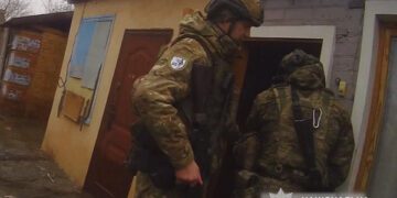 На Нікопольщині «Білі янголи» евакуювали 90-річну жінку під прикриттям туману