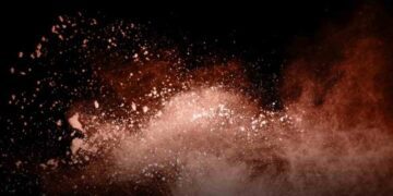 На околиці Сум уламок дрона поранив водія