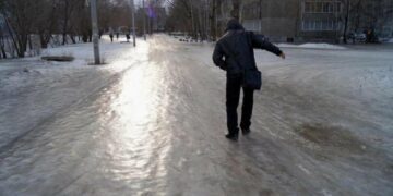 Слизько кілька днів поспіль: у Миколаєві збережеться ожеледиця