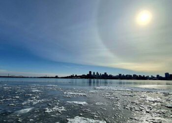 У Дніпрі побачили рідкісне атмосферне явище